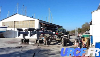 chantier naval les pieds au sec - 17120 Mortagne-Sur-Gironde