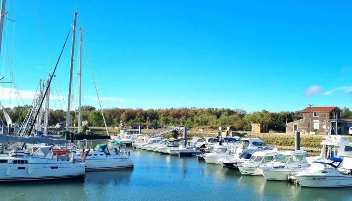 Port de Meschers-sur-Gironde - 17132 Meschers-Sur-Gironde